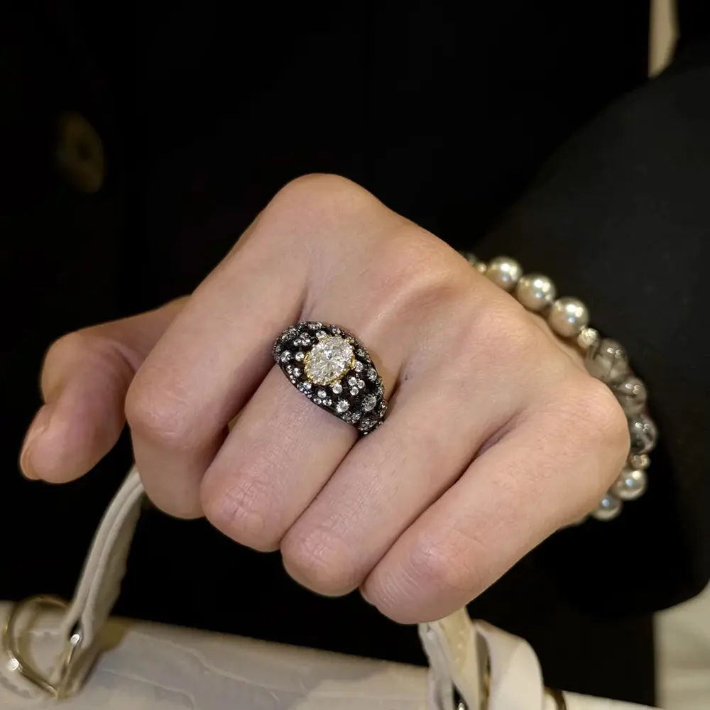 Ancient Style Heavy Drill Black Gold Flashing Diamond Dove Egg Ring