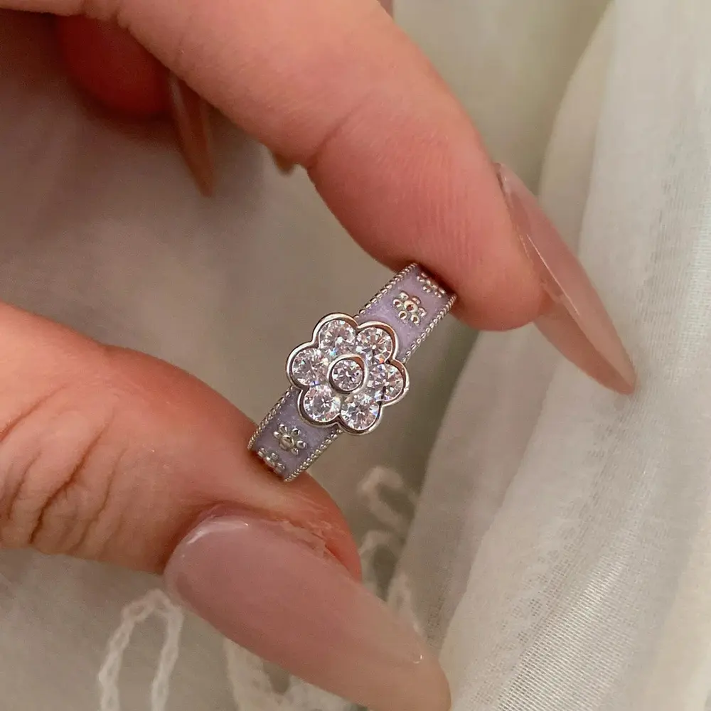 Diamondized Taro and Violet Wreath Women's Ring