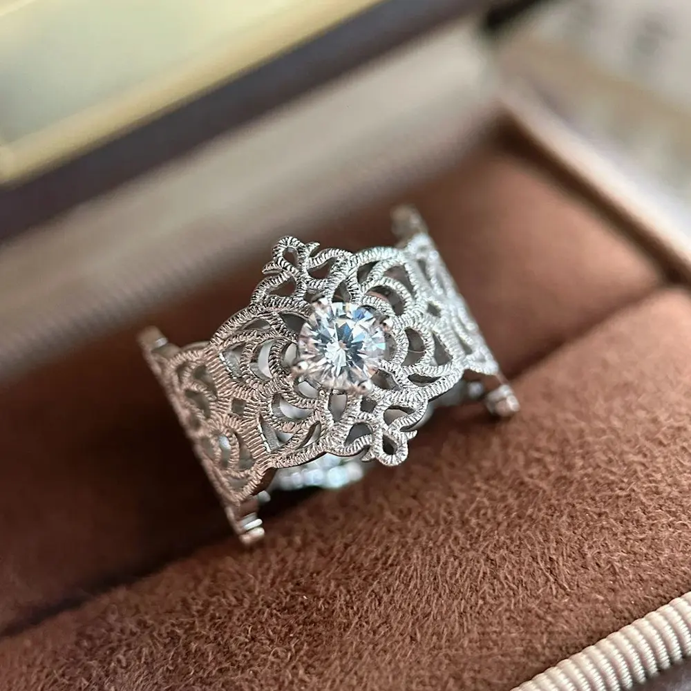 Lace Embroidered Kaleidoscope Ferris Wheel LACE Gerbera Rose Ring